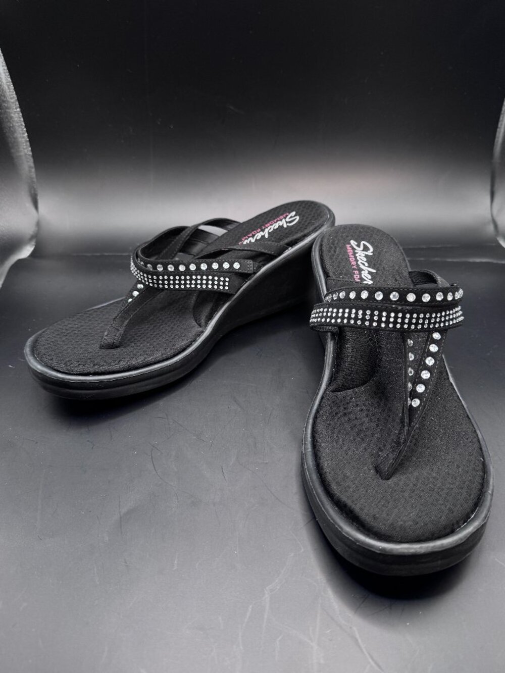 10 Skechers Rumblers 38559 Sandals Black Cali Thong Wedge Rhinestones Slip On
